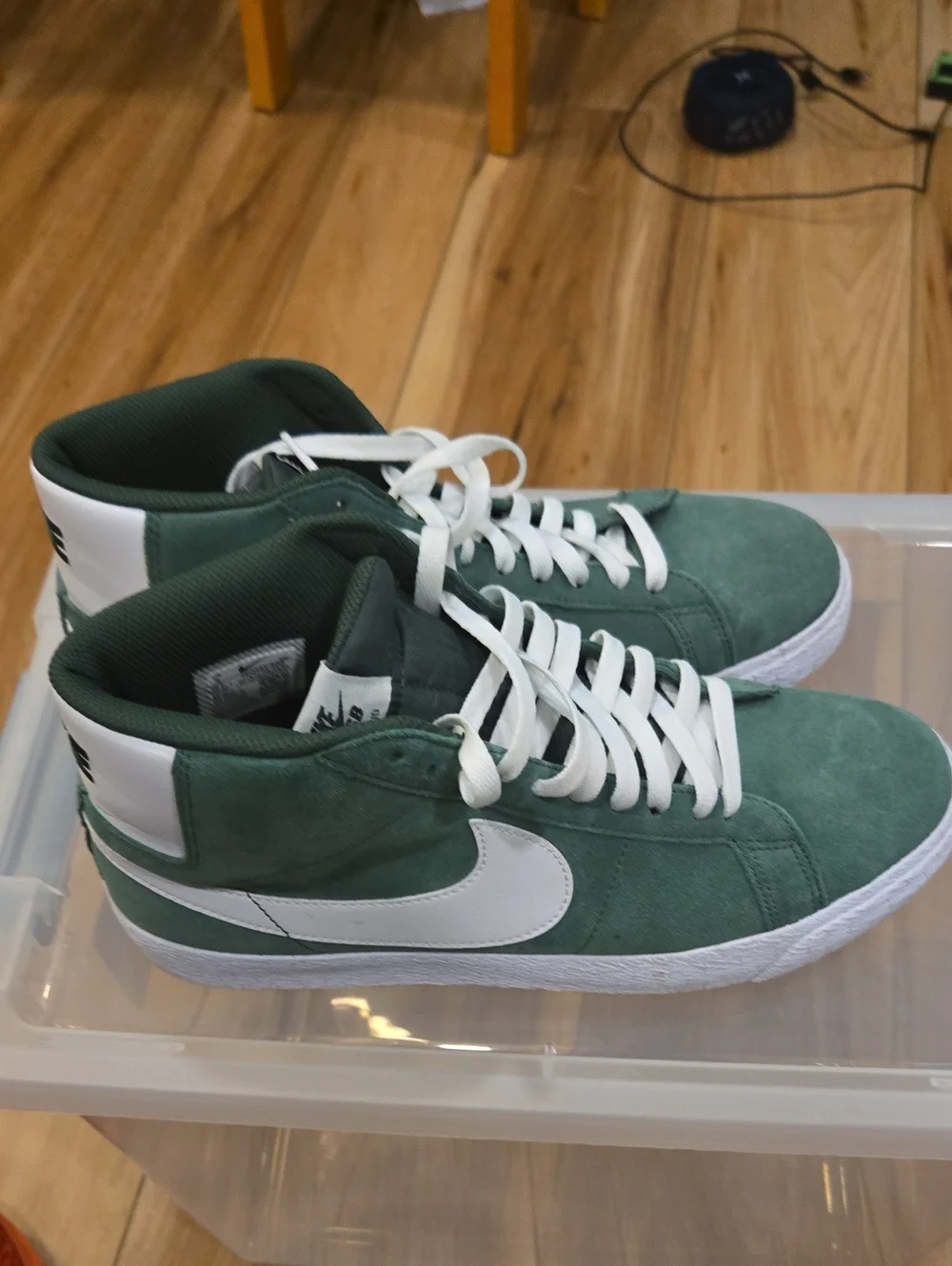 Nike Blazer Mid '77 sneakers in green & white #blazer #retro
